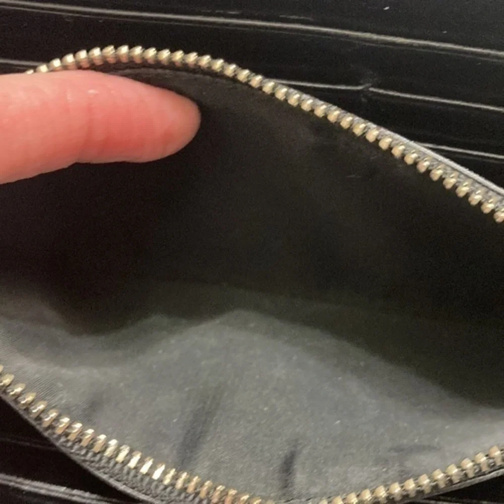 Tory Burch black leather logo clutch wallet